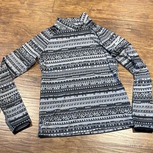 Nike Pro Girls' geometric pattern long-sleeve athletic top Dri-FIT technology